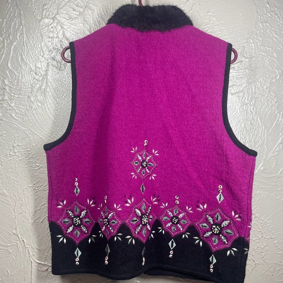 Carson Purple Hook 100% Wool Fuzzy Floral‎ Embroidered Sweater Vest Womens Sz M - Picture 6 of 7